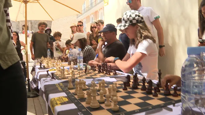 IB3 新闻 | Rey Enigma 在海军下过 30 场国际象棋